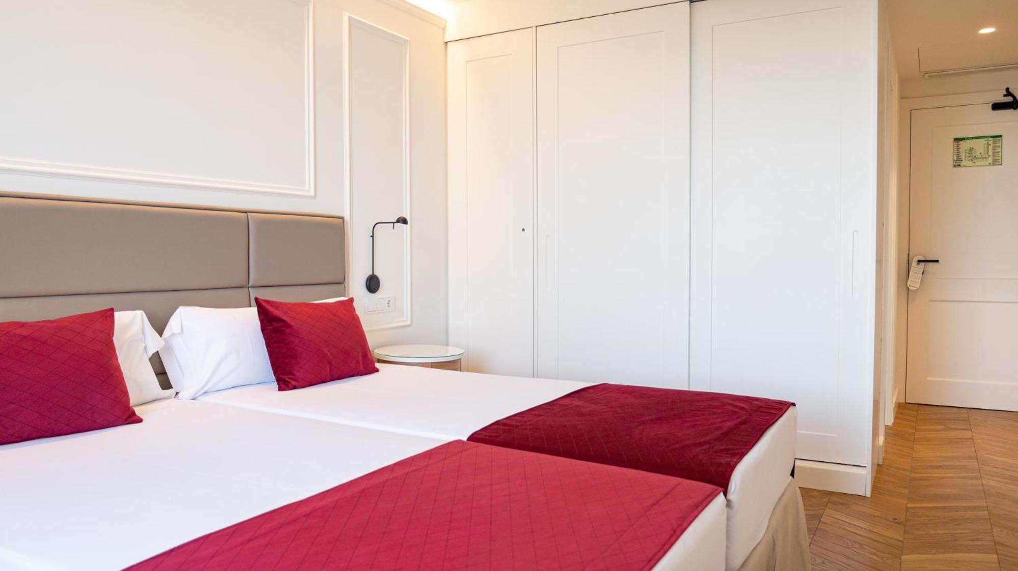 Seth Port Mahon Hotel ภายนอก รูปภาพ