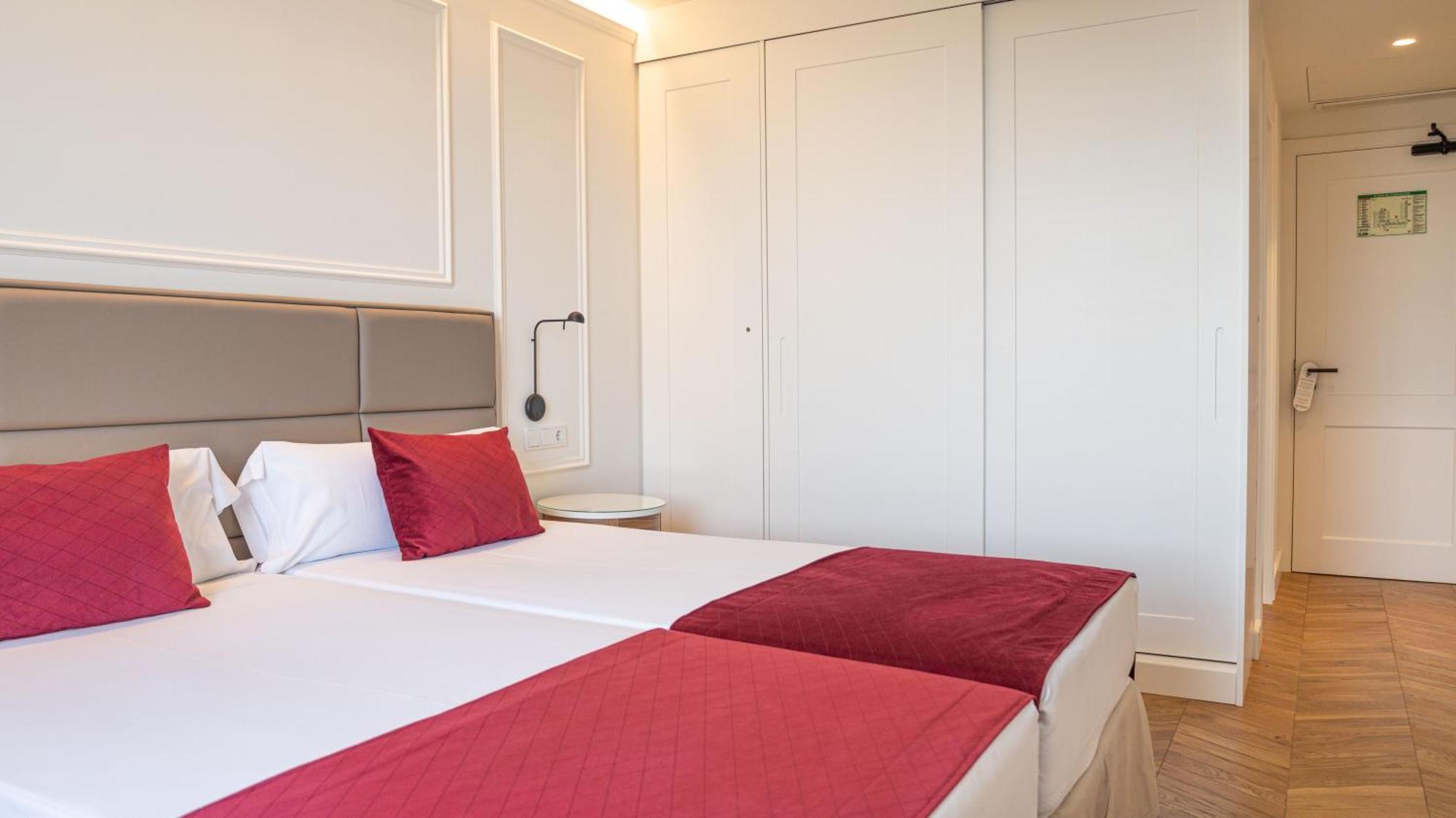 Seth Port Mahon Hotel ภายนอก รูปภาพ