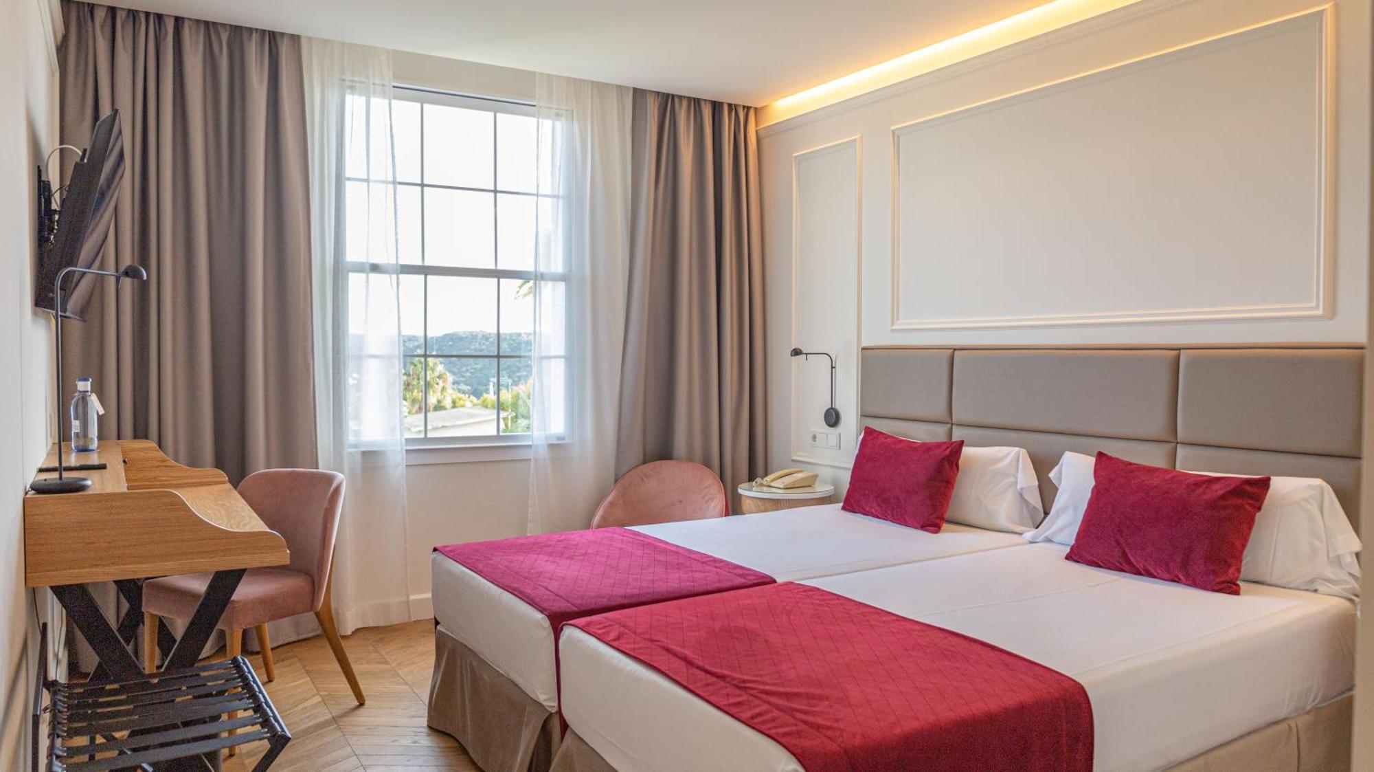 Seth Port Mahon Hotel ภายนอก รูปภาพ